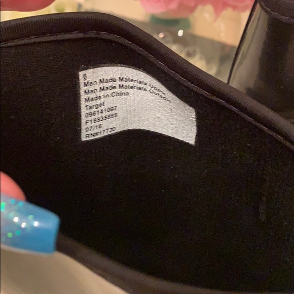 Black rain boots Size 6 brand new - Picture 2 of 5